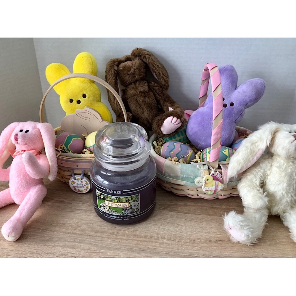 Huge Easter Lot Longaberger Baskets Wooden Eggs Plush Bunnies Yankee Candle 14.5